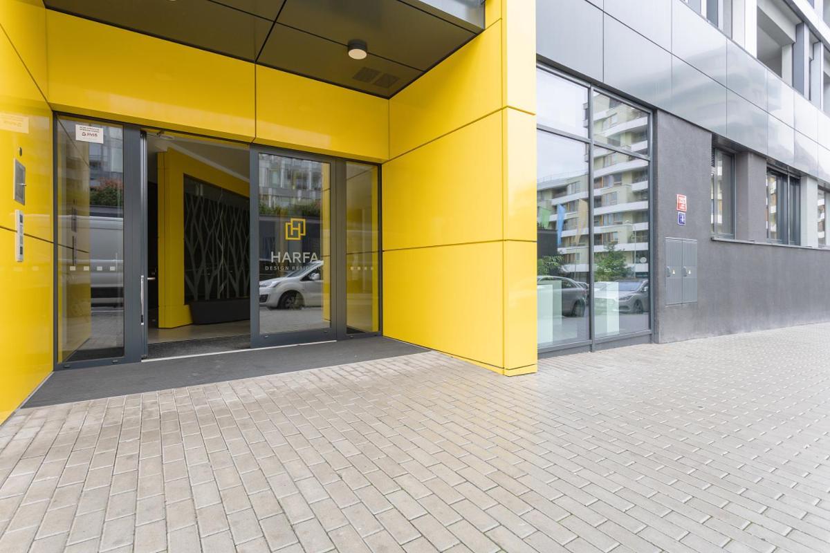 Yellow Apartment With Parking Prag Eksteriør billede